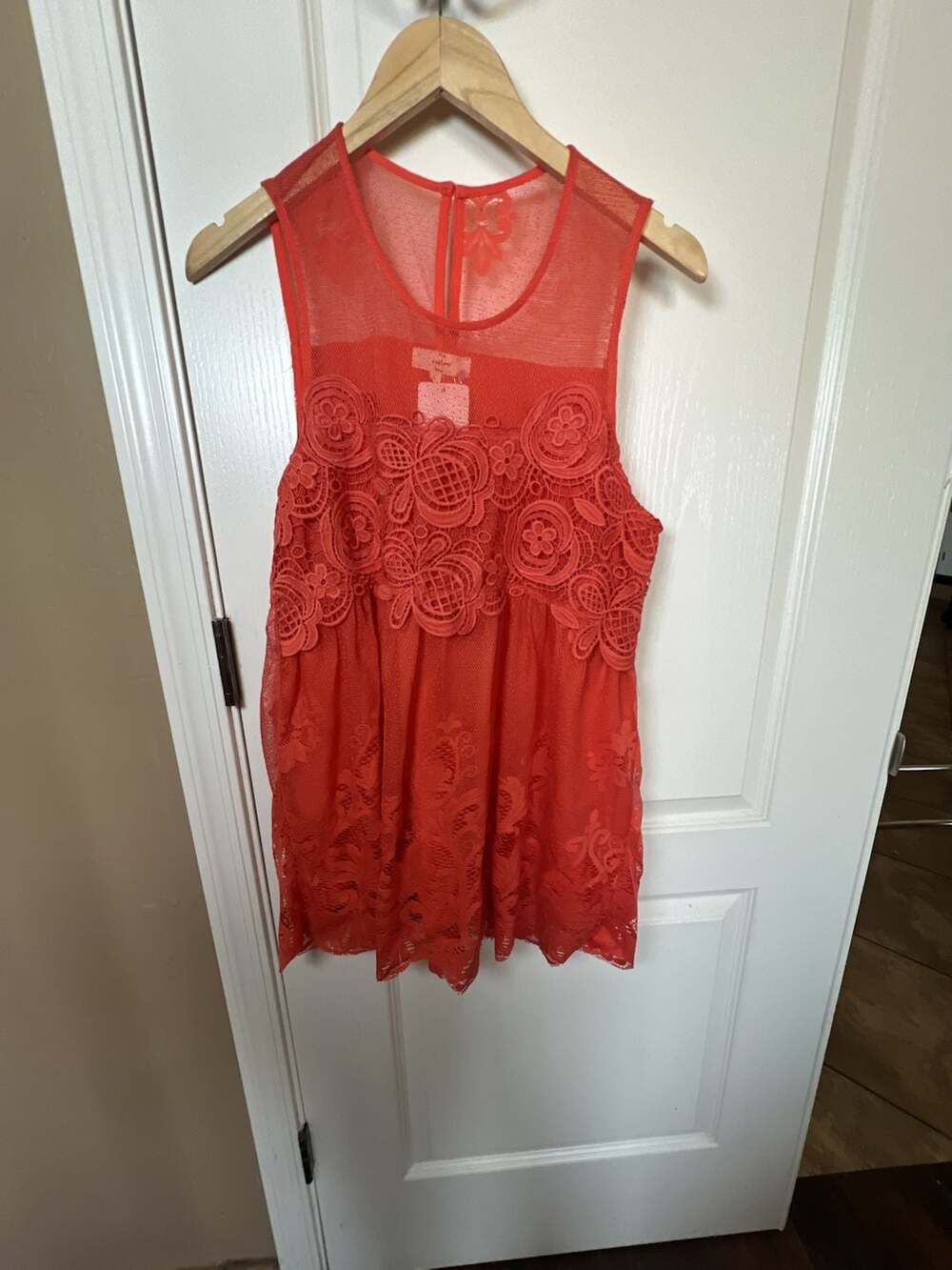 Entro Red Floral Guipure Lace Mesh Sleeveless Tunic Top